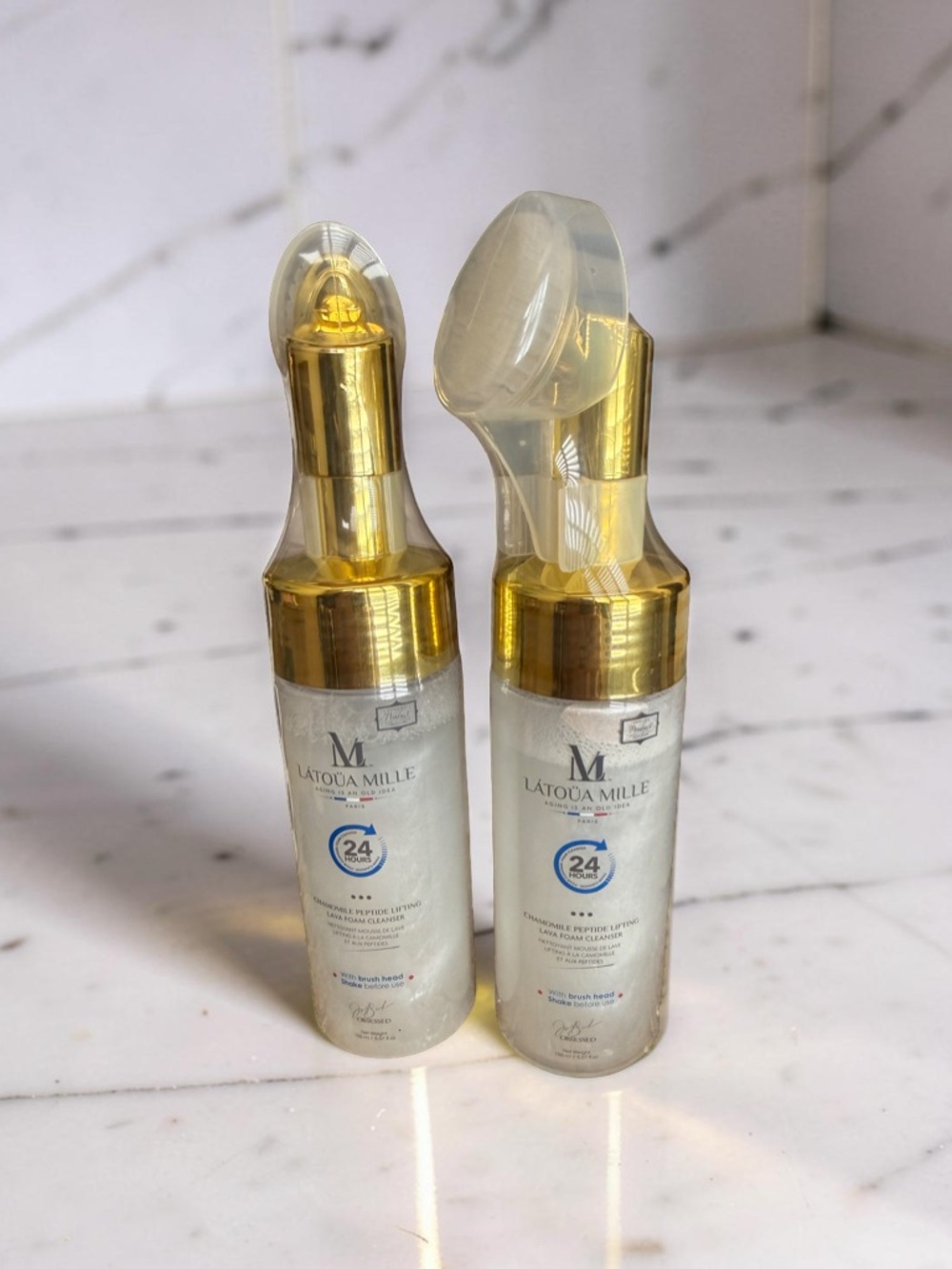 L'ATOUA MILLE Facial Cleansing Foam with Gold Pump - White & Gold - Picture 4 of 4